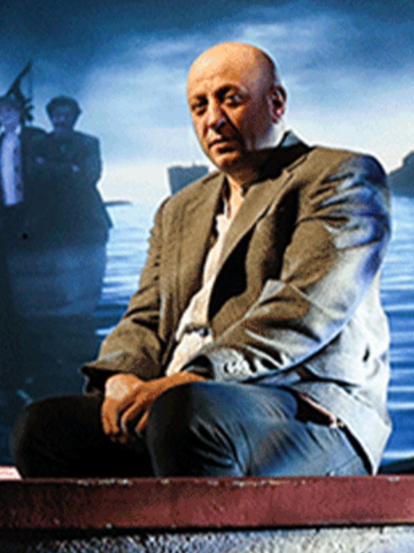 Saatleri Ayarlama Enstitüsü Sahnede