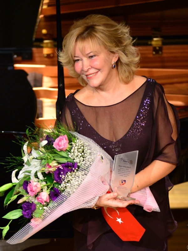 Gülsin Onay