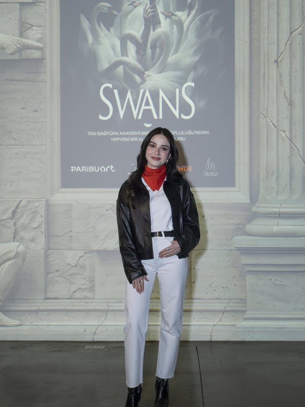 SWANS – Kuğu Gölü Prömiyer Yaptı