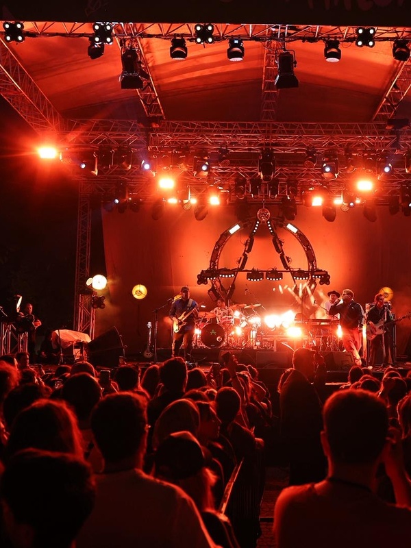 Athena BİLGİ'nin 30. Yıl MayFest'inde Sahne Aldı