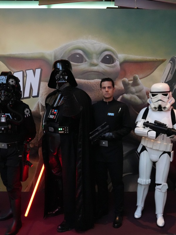 Star Wars: Mandalorian ve Grogu IMAX'ta Cosplay'le Açıldı