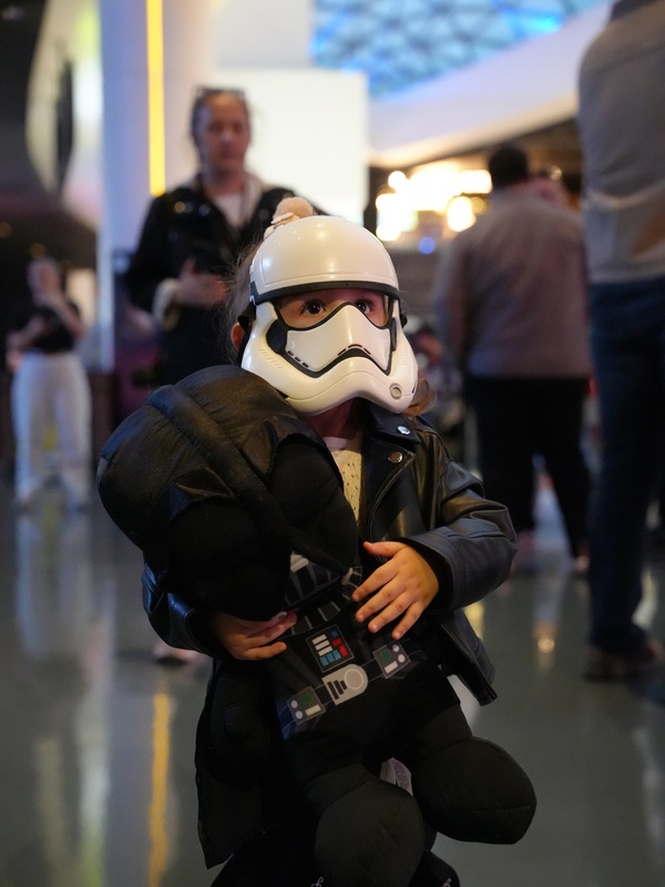 Star Wars: Mandalorian ve Grogu IMAX'ta Cosplay'le Açıldı