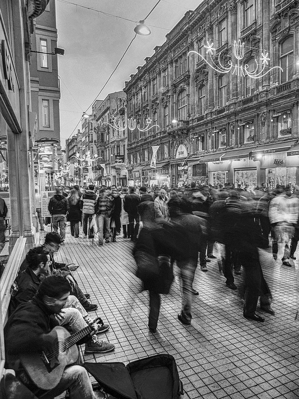 Timurtaş Onan'dan Beyoğlu Eski Yeni Kitabı