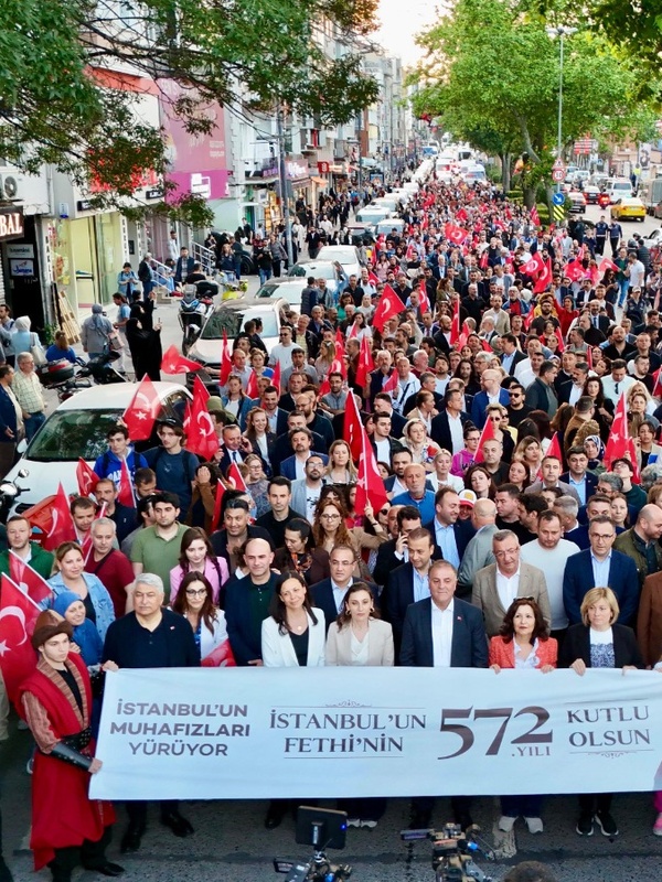 Fetih Korteji 573. Yılda Tarihi Yarımada'da