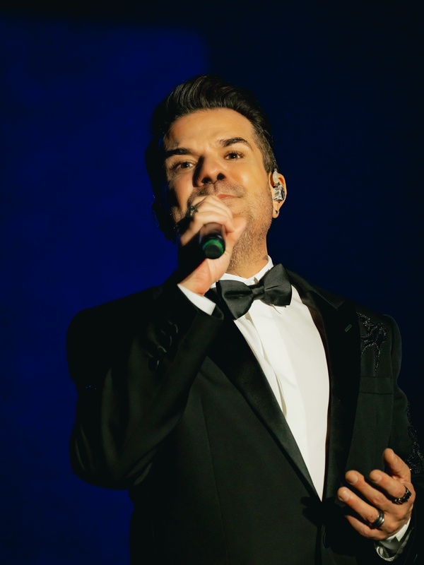 Bocelli Sahnesinde Kenan Doğulu Sürprizi