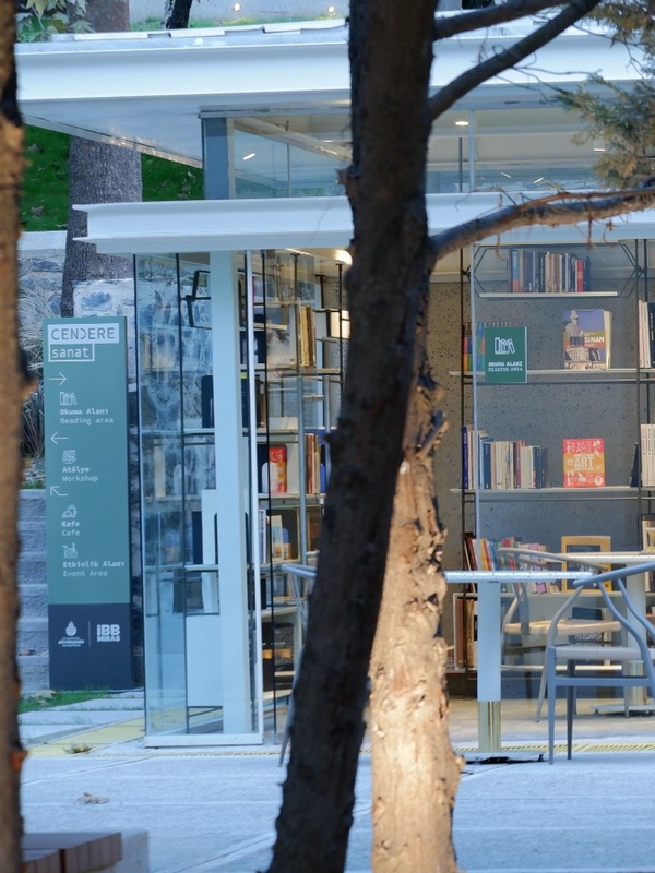 İBB kütüphaneleri gece de kapılarını kapamıyor