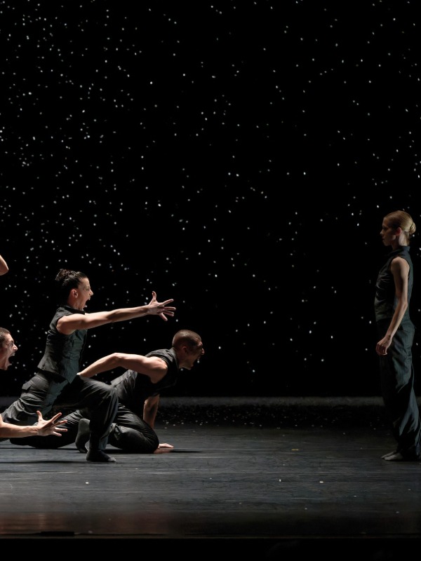 Aterballetto İstanbul'da üç koreografla dans ediyor