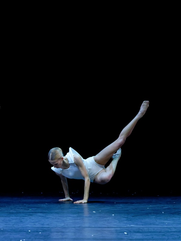 Aterballetto İstanbul'da üç koreografla dans ediyor