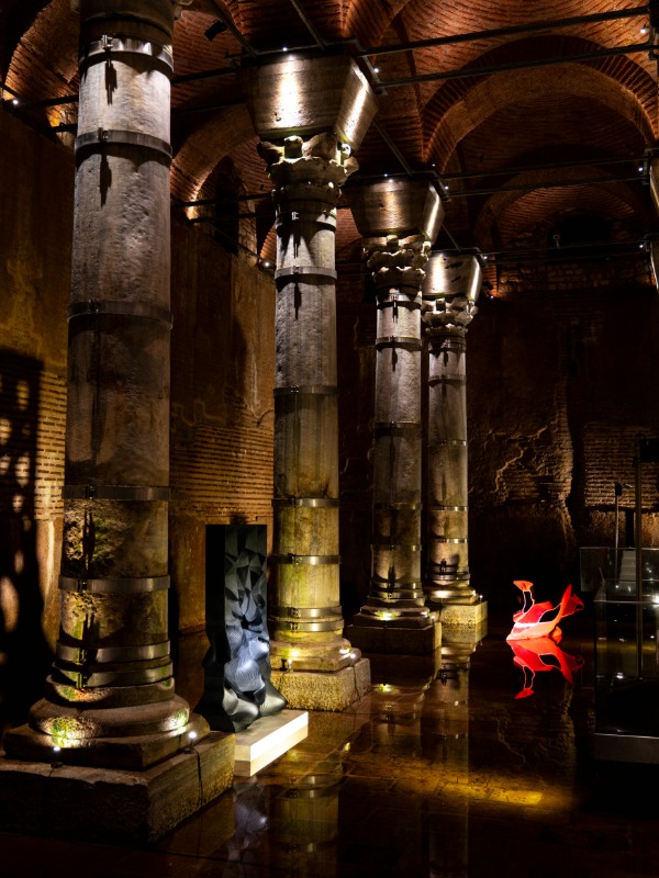 Seçkin Pirim'in 'Dün İle Bugün' Sergisi Şerefiye Sarnıcı'nda
