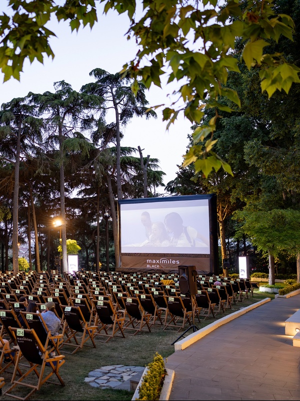 Swissôtel'de Açık Hava Sineması Yaz Boyunca Film Keyfi Sunuyor
