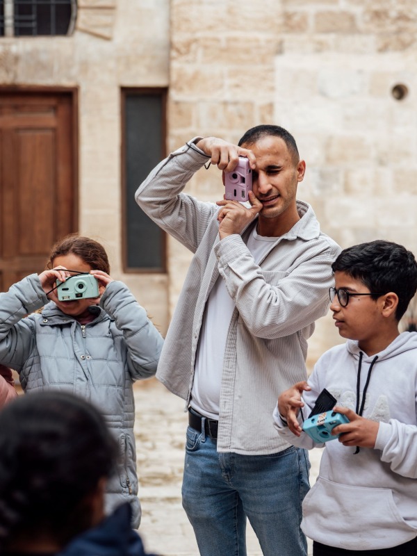 Fotohane Darkroom: Mardin'de Çocuklara Sanatla Kendi Hikayelerini Yazdırıyor