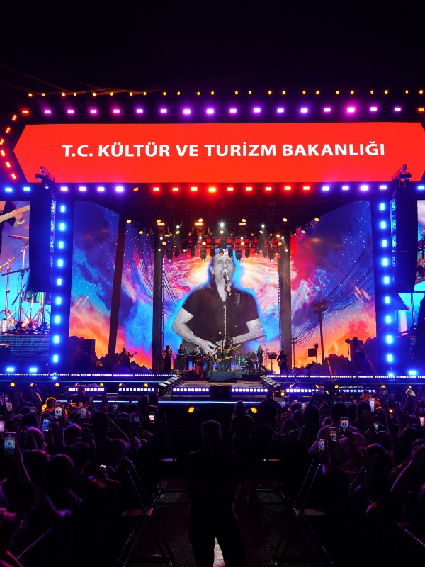 Kıraç, Samsun Kültür Yolu Festivali'nde Rock Rüzgarı Estirdi