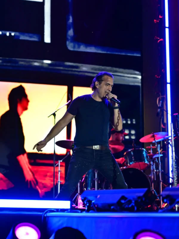 Kıraç, Van Kültür Yolu Festivali'nde Rock Rüzgarı Estirdi