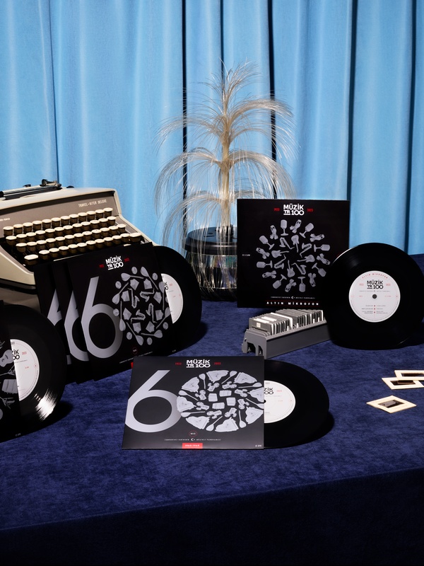 Müzik TR100 Jukebox Cumhuriyet'in 100 Yıllık Seslerini Sunuyor