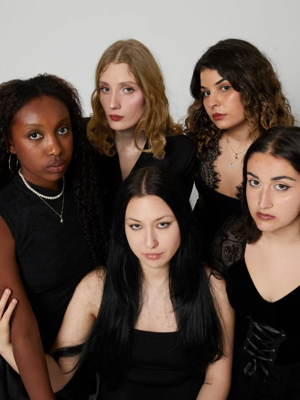 LINED, 12 Ağustos'ta İstanbul Festivali Genç Sahne'de