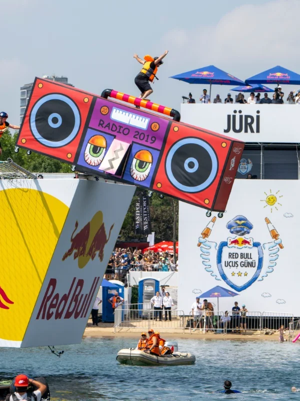 Red Bull Uçuş Günü 23 Ağustos'ta Caddebostan Sahili'nde