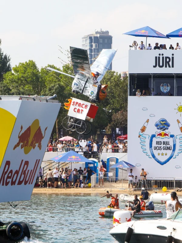 Red Bull Uçuş Günü Caddebostan Sahili'nde Festival Havası Estirecek