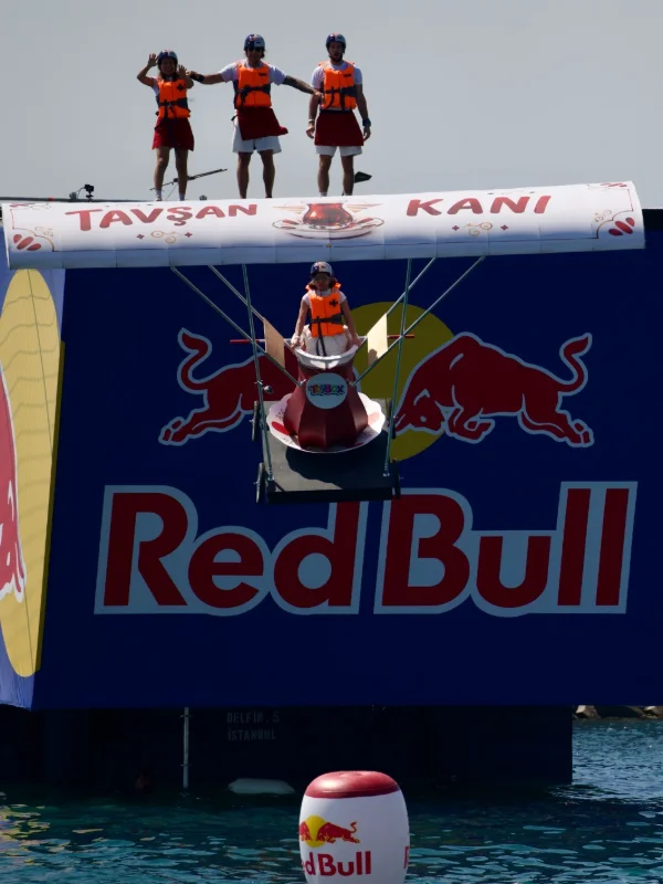 Red Bull Uçuş Günü İstanbul'da Yüz Binleri Coşturdu
