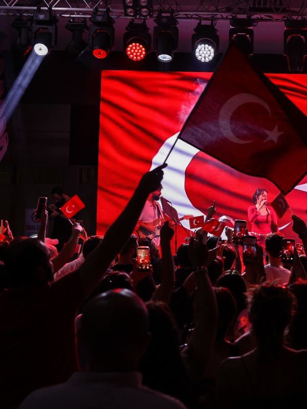 Pandami Music, QNB Terminal Kadıköy'de Zafer Bayramı'nı Kutladı