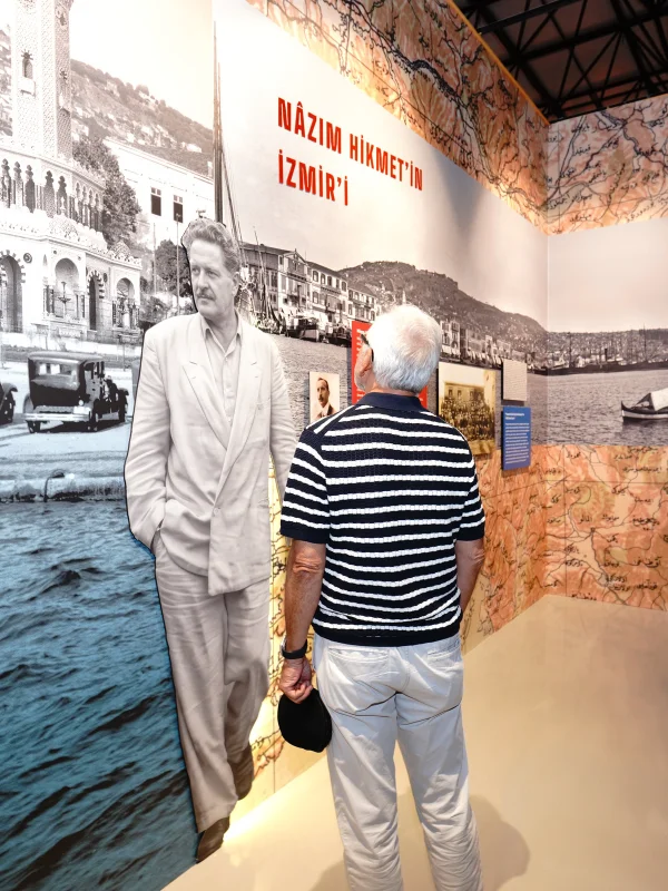 Nâzım Hikmet'in En Kapsamlı Sergisi “Romantika” İzmir'de Açıldı