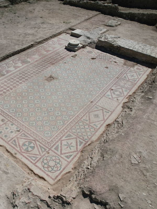 Pompeiopolis'te 105 Metrekarelik Mozaik ve Eros Başı Bulundu