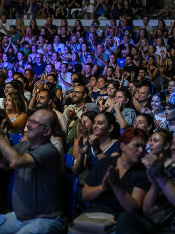 İzmir Enternasyonal Fuarı Müzik Ve Mizahla Dolu Akşamlar Sunuyor