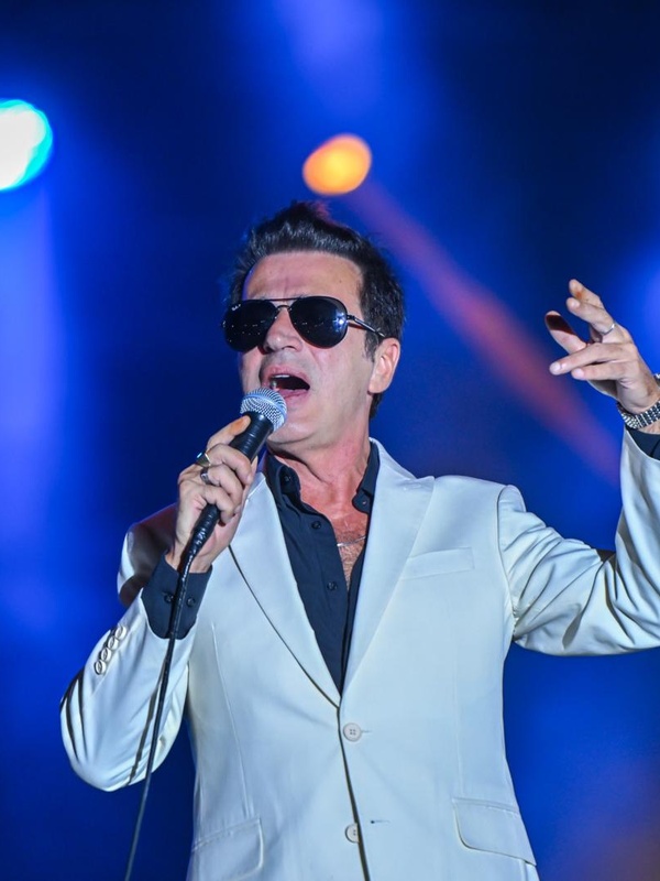 Teoman, İzmir Enternasyonal Fuarı'nda Müzik Şöleni Sundu