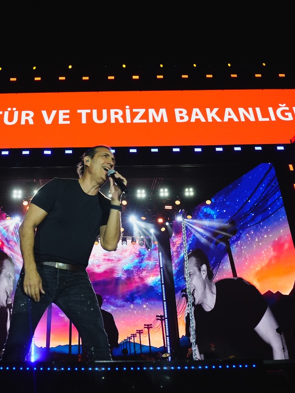 Kıraç, Kayseri Kültür Yolu Festivali'nde Coşkulu Bir Konser Verdi
