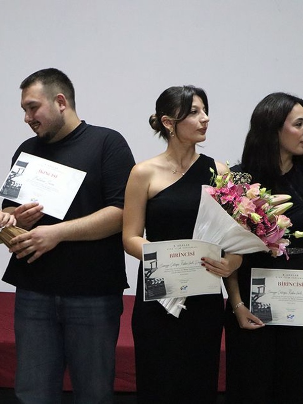 Adalar Kısa Film Yarışması’nda “Maviye Tutunanlar” Birinci Oldu
