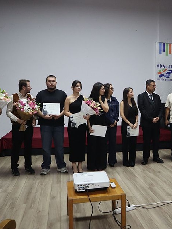 Adalar Kısa Film Yarışması’nda “Maviye Tutunanlar” Birinci Oldu