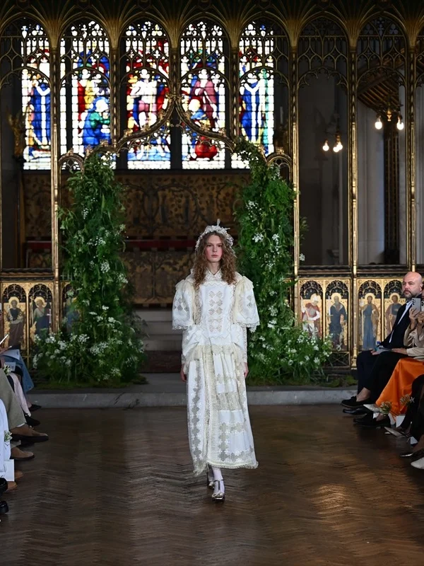 Antep İşi Nakışı Londra Moda Haftası'nda Dünya Podyumlarına Taşındı