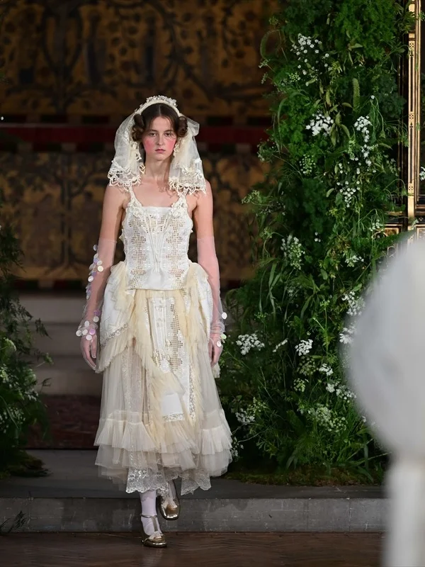 Antep İşi Nakışı Londra Moda Haftası'nda Dünya Podyumlarına Taşındı