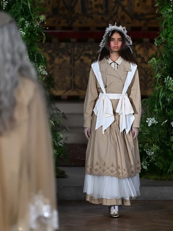 Antep İşi Nakışı Londra Moda Haftası'nda Dünya Podyumlarına Taşındı