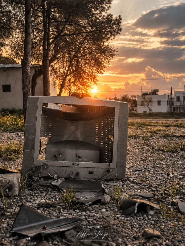 Ekranı Kapanan Dünya