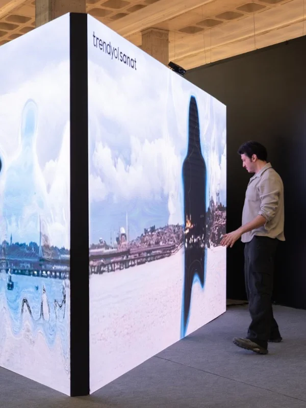 Balkan Karışman'ın 'Seyir'i Contemporary Istanbul'da Haliç'e Yeni Bir Bakış