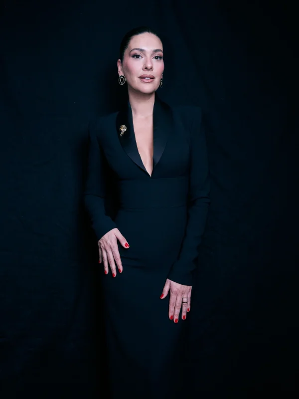 Bergüzar Korel 'Hatırladıkça' ile Zorlu PSM Sahnesinde