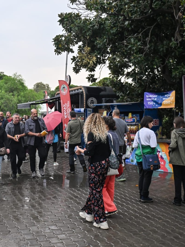 İZKİTAP, Dokuz Günlük Edebiyat Şölenini Yoğun İlgiyle Kapattı