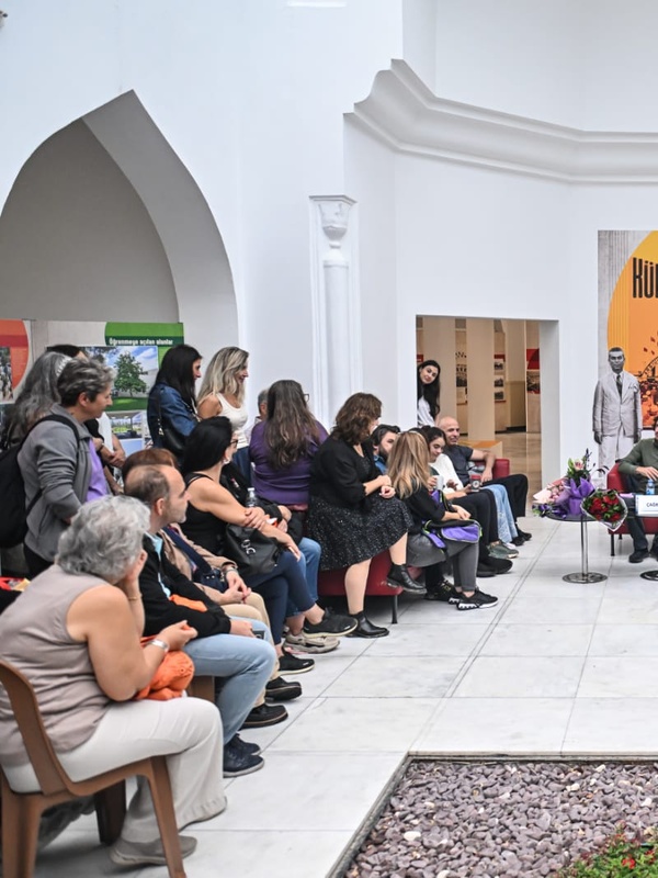 İZKİTAP, Dokuz Günlük Edebiyat Şölenini Yoğun İlgiyle Kapattı