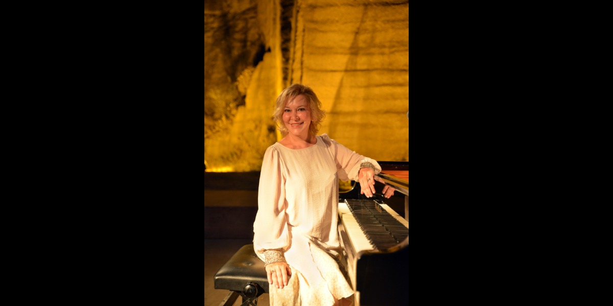 gülsin onay