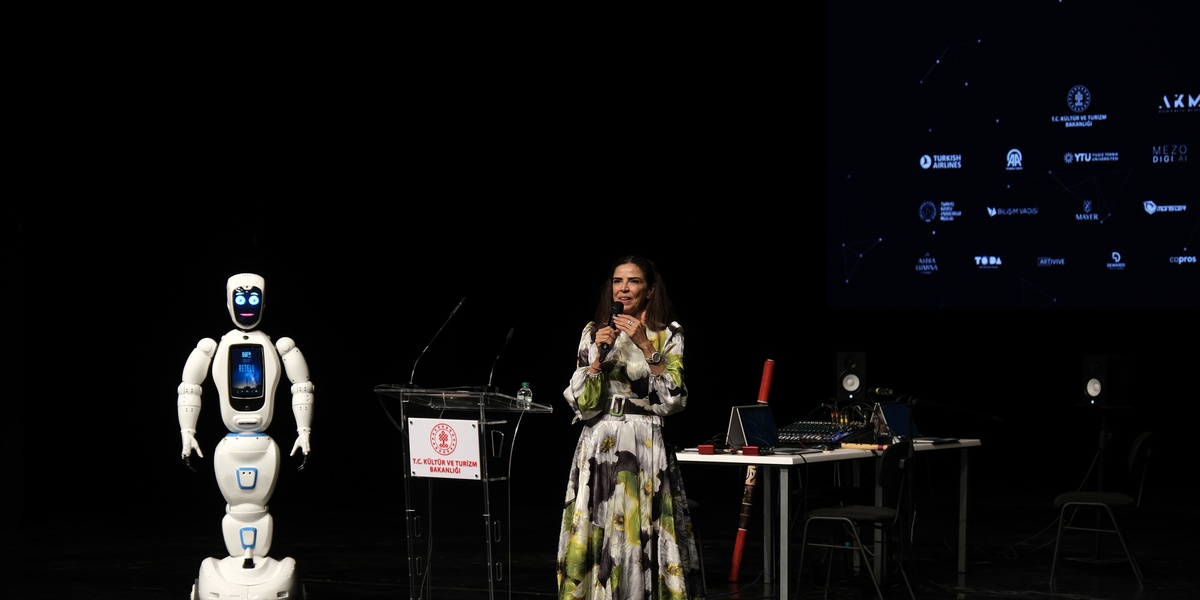 Dijital Sanat AKM'yi Ele Geçirdi: IDAF 6. Yılında