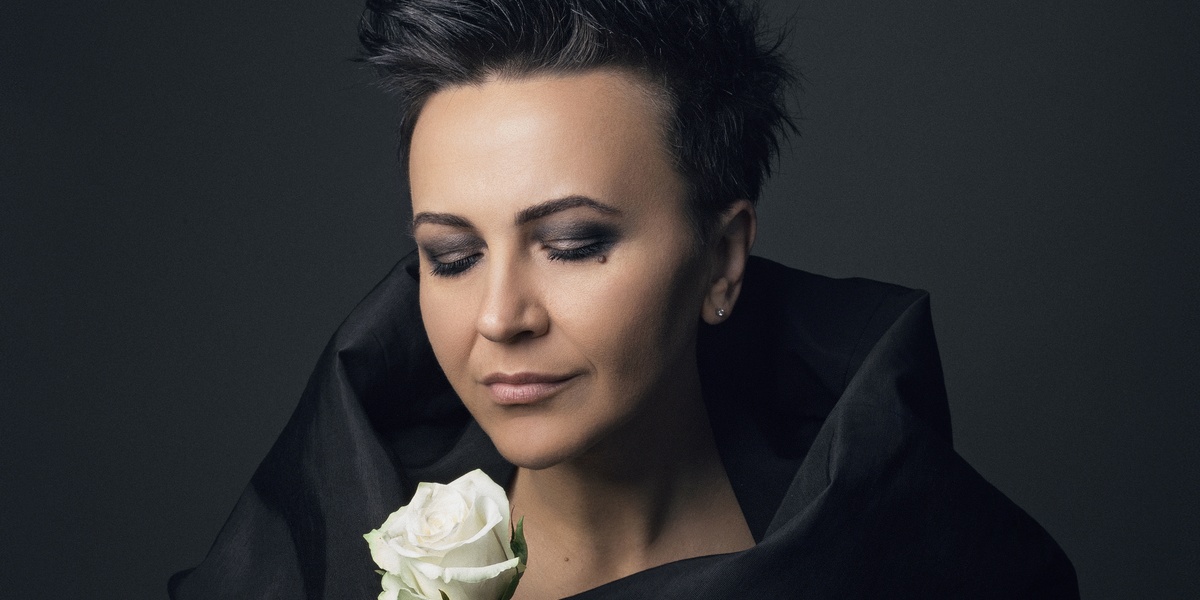 amira medunjanin sevdalinka ruhuyla zorlu psm sahnesinde