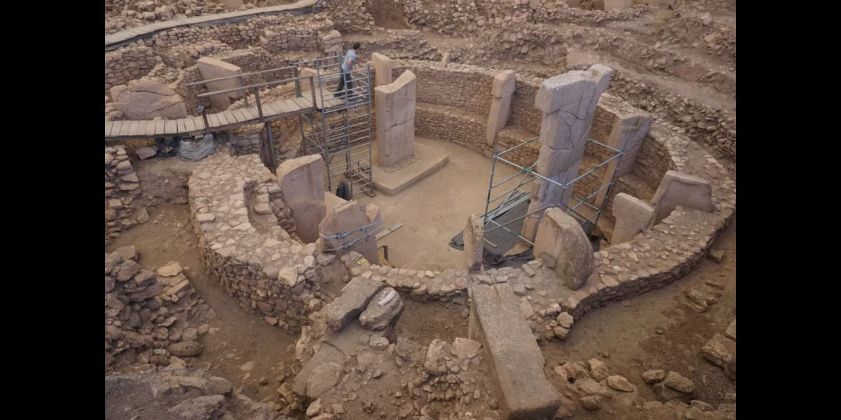 Göbeklitepe'de yeni keşif: Toprağın altından dörtgen yapılar çıktı