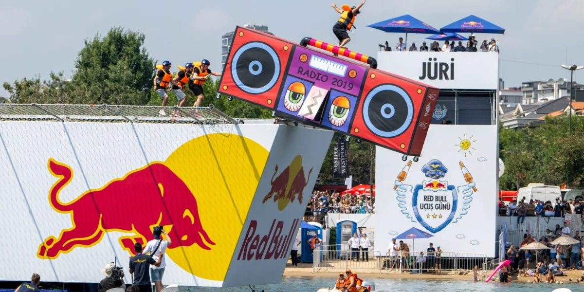 Red Bull Uçuş Günü 23 Ağustos'ta Caddebostan Sahili'nde