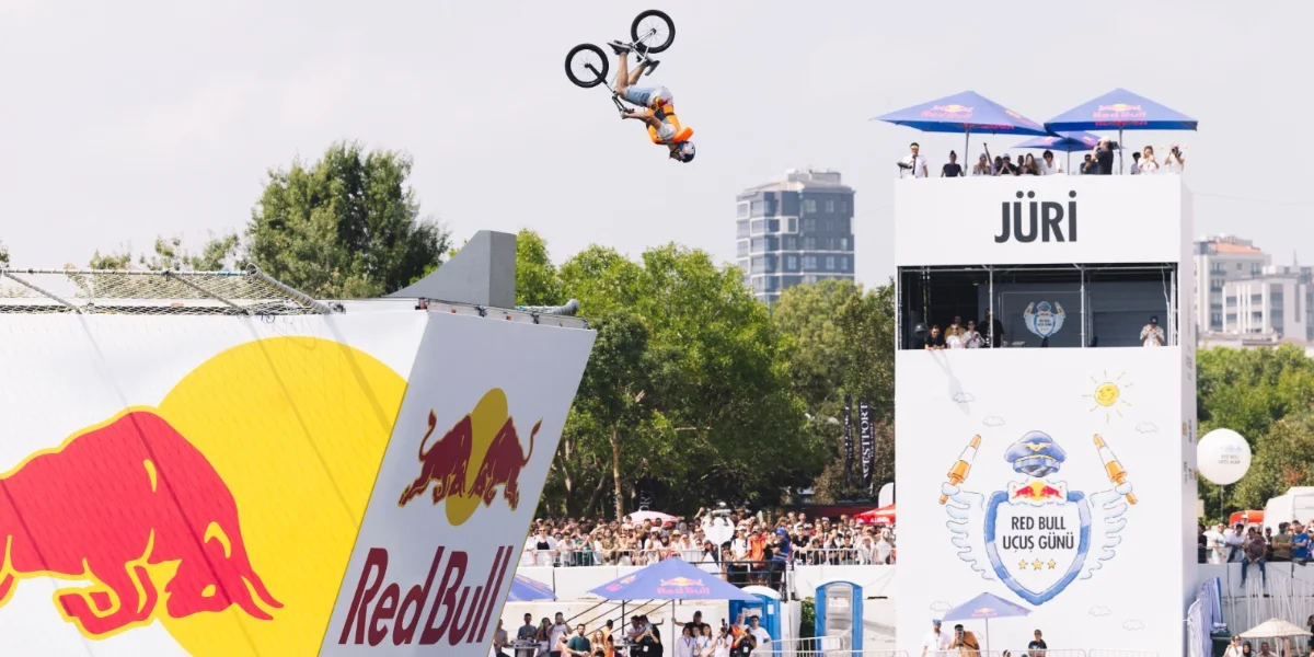Red Bull Uçuş Günü 23 Ağustos'ta Caddebostan Sahili'nde