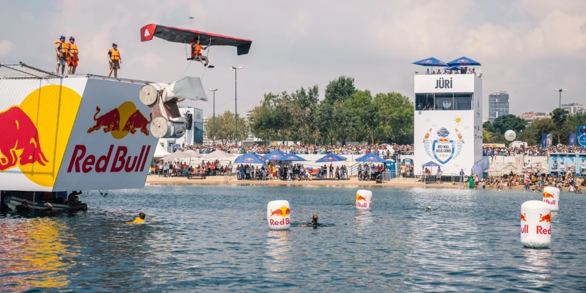 Red Bull Uçuş Günü 23 Ağustos'ta Caddebostan Sahili'nde