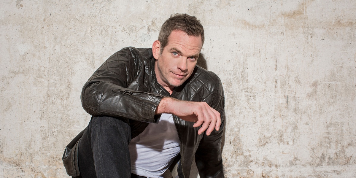 Garou, 'The Best Of' Turnesiyle Türkiye Sahnesinde