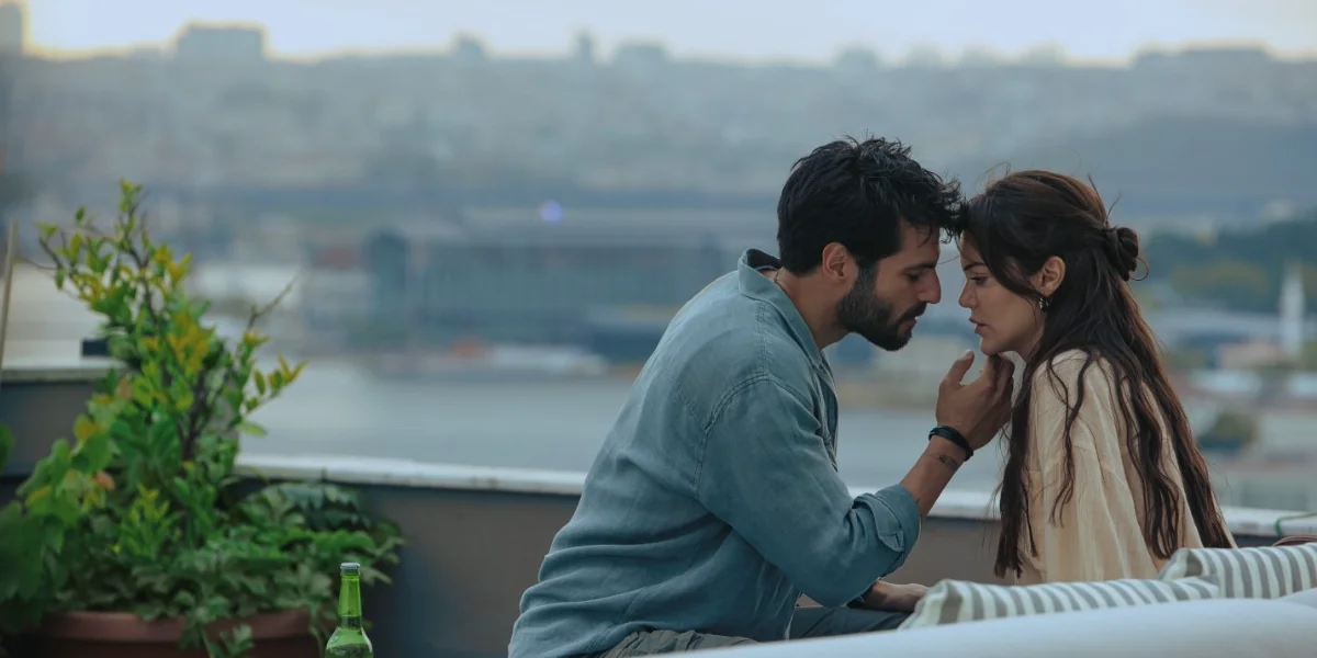 hilal altınbilek ve serkan Çayoğlu’nun ‘Öngörü’ filmi disney+'ta