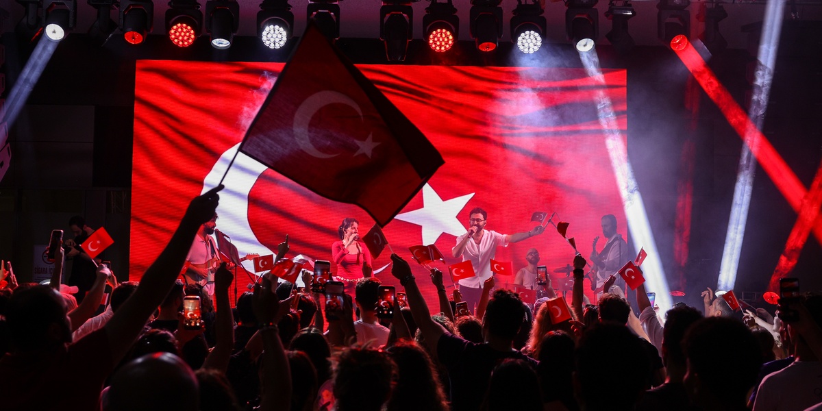 Pandami Music, QNB Terminal Kadıköy'de Zafer Bayramı'nı Kutladı