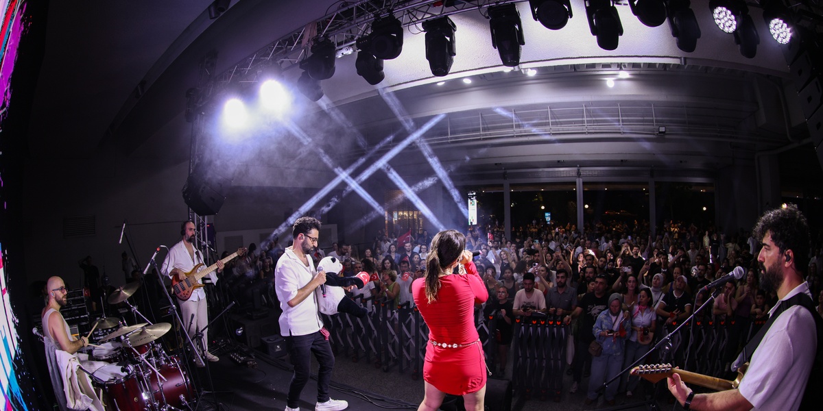 Pandami Music, QNB Terminal Kadıköy'de Zafer Bayramı'nı Kutladı