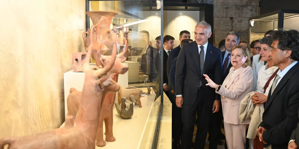 Troya Ve Roma Sergisi Kolezyum'da 2 Milyon Ziyaretçiyi Aştı